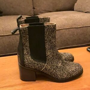 Women’s Size 8 Women’s Booties, Excellent Condition & Super Cute!